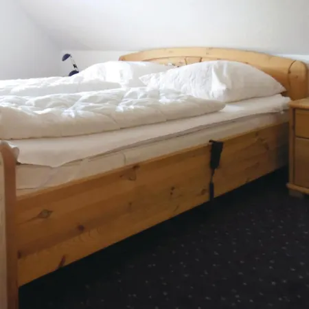 Cozy In Wurster Nordseekueste With Kitchen Dorumer Neufeld
