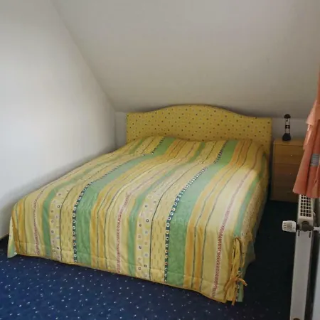 Cozy In Wurster Nordseekueste With Kitchen Dorumer Neufeld